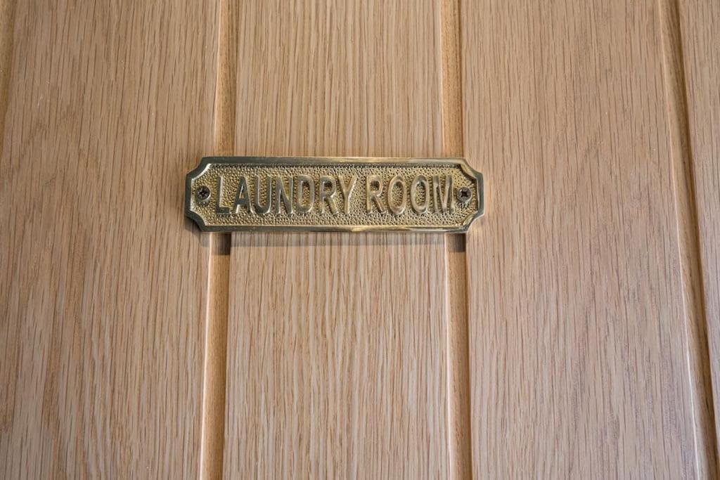 Lettered Board Apartments 1, 2 & 3 ピカリング エクステリア 写真